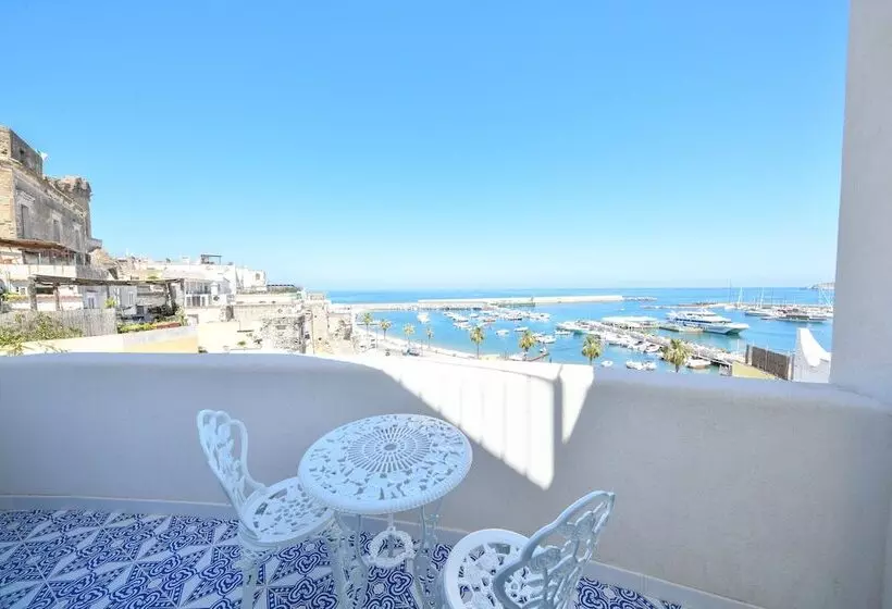 تختخواب و صبحانه King Suite Luxury Rooms