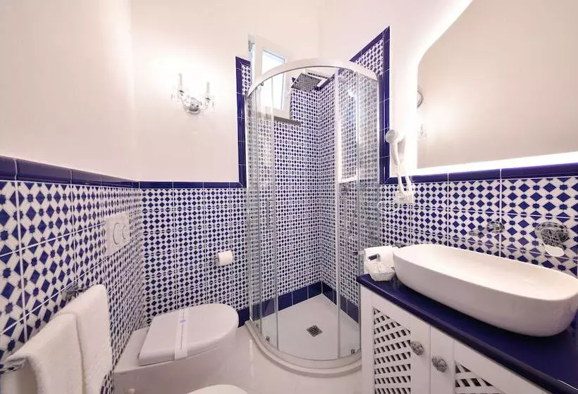 تختخواب و صبحانه King Suite Luxury Rooms