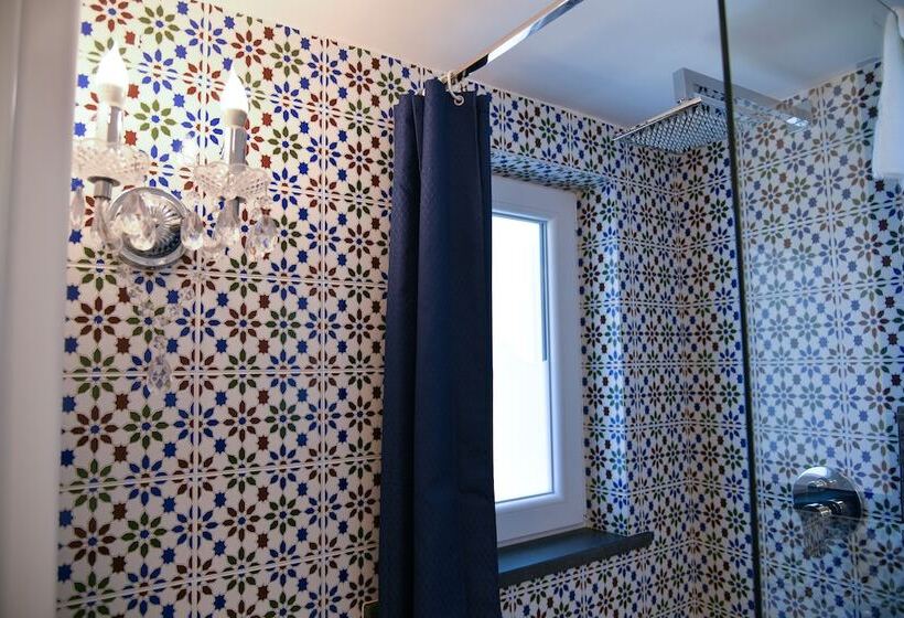 تختخواب و صبحانه King Suite   Luxury Rooms