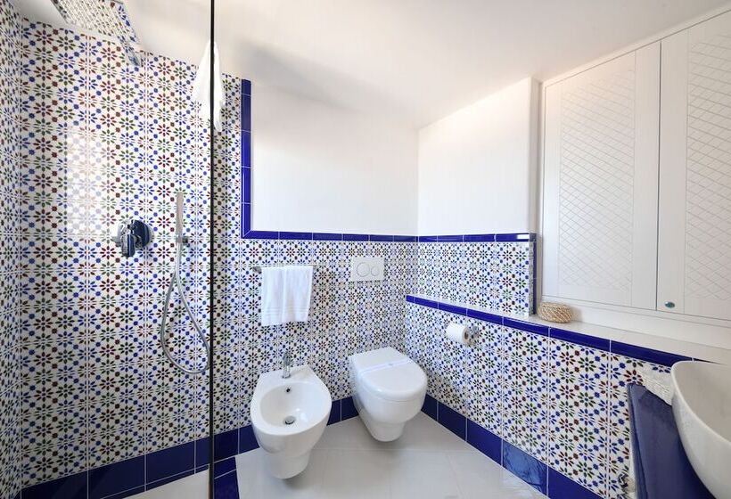 تختخواب و صبحانه King Suite   Luxury Rooms