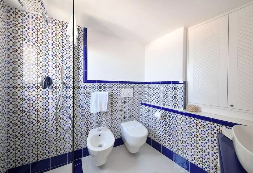 تختخواب و صبحانه King Suite Luxury Rooms