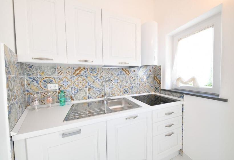 تختخواب و صبحانه King Suite   Luxury Rooms