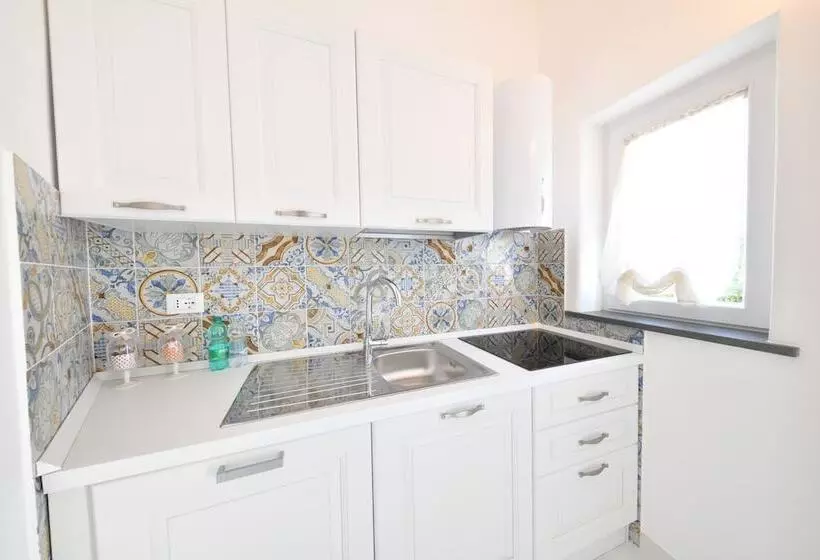 تختخواب و صبحانه King Suite Luxury Rooms