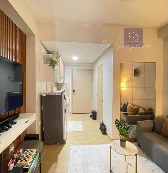 Cd Staycation Unit 4 At Trees Residences