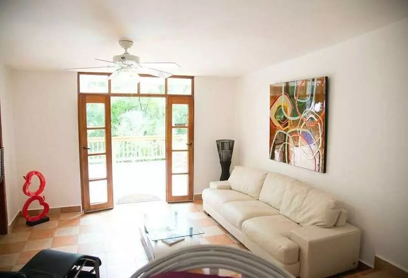 Contadora Island Inn B&b