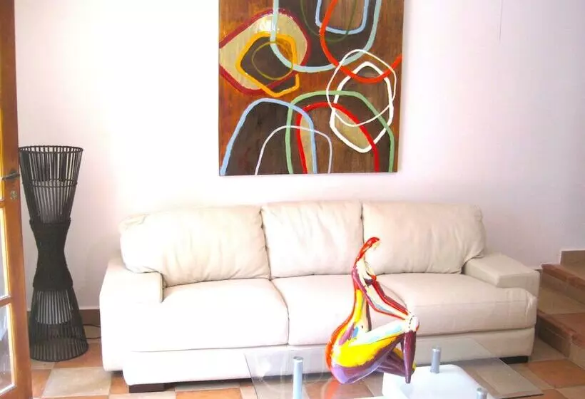 Contadora Island Inn B&b