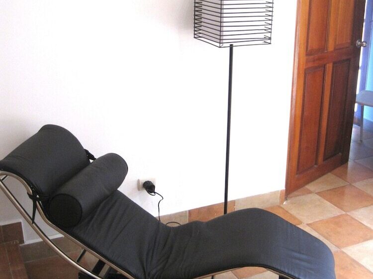 Contadora Island Inn B&b