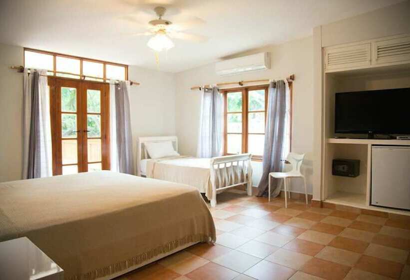 Contadora Island Inn B&b