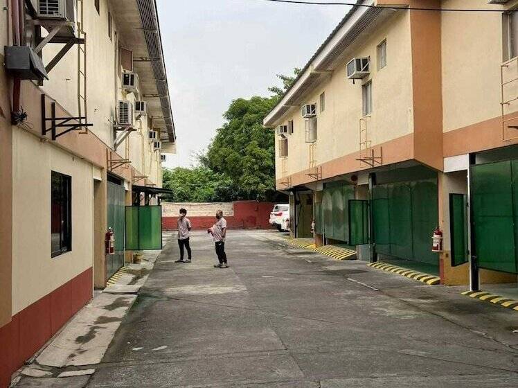 Evita Hotel Bacoor By Oyo