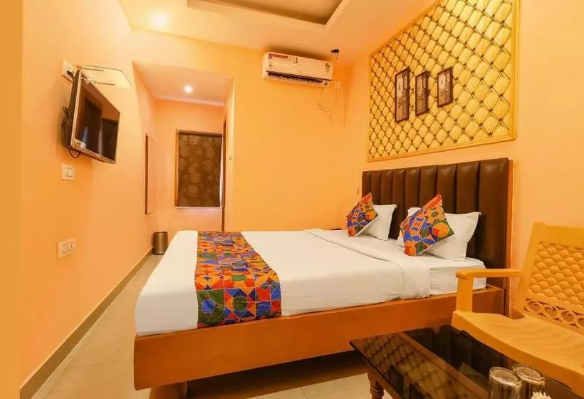 Fabhotel Crown Plaza