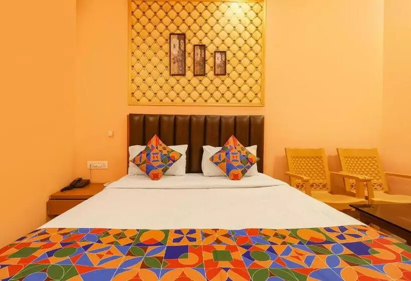 Fabhotel Crown Plaza