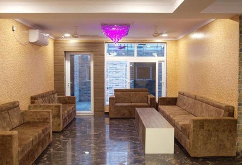 Fabhotel Prime Tiyara Inn