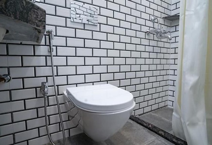 Fabhotel Prime Tiyara Inn