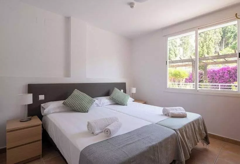 هتل Apartamentos Tropicalia Almuñecar