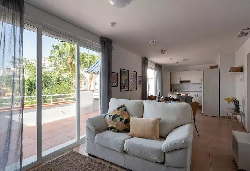 هتل Apartamentos Tropicalia Almuñecar