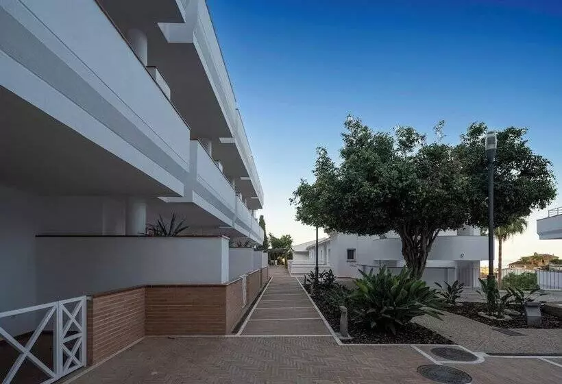هتل Apartamentos Tropicalia Almuñecar
