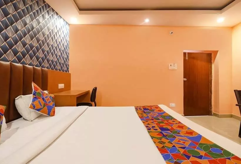 Fabhotel Crown Plaza