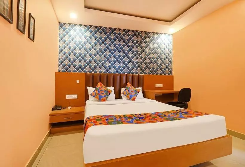 Fabhotel Crown Plaza