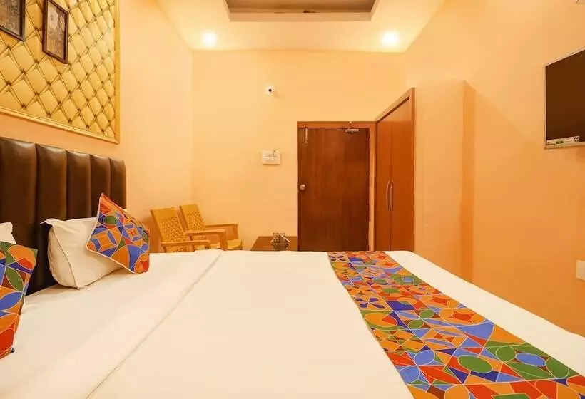Fabhotel Crown Plaza