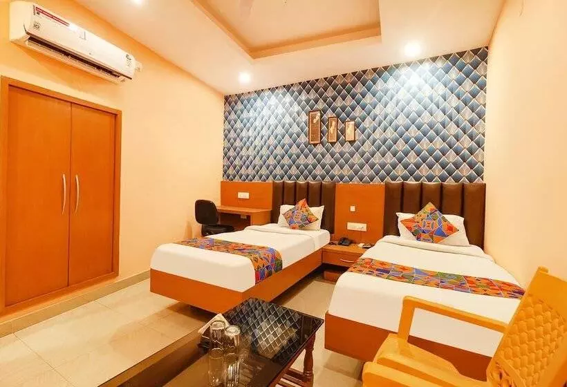 Fabhotel Crown Plaza