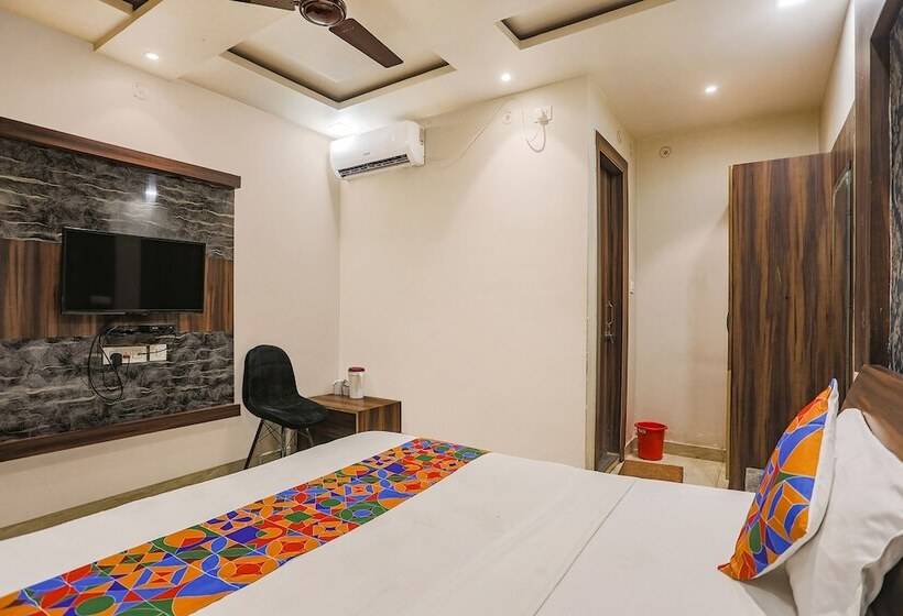 Hotel Fabexpress Shri Ram Kashi