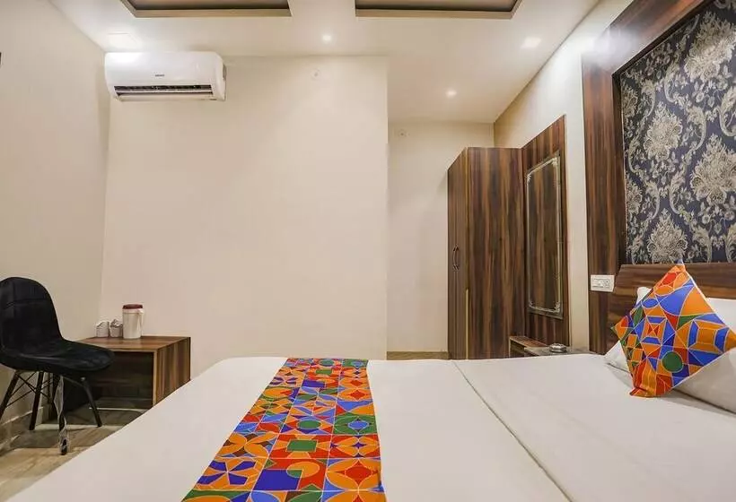 ホテル Fabexpress Shri Ram Kashi