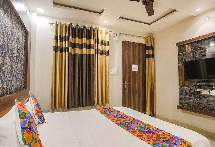 ホテル Fabexpress Shri Ram Kashi