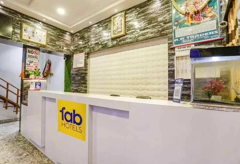 ホテル Fabexpress Shri Ram Kashi