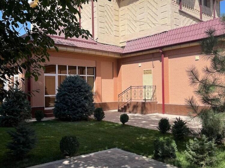 בית מלון כפרי Gold 999