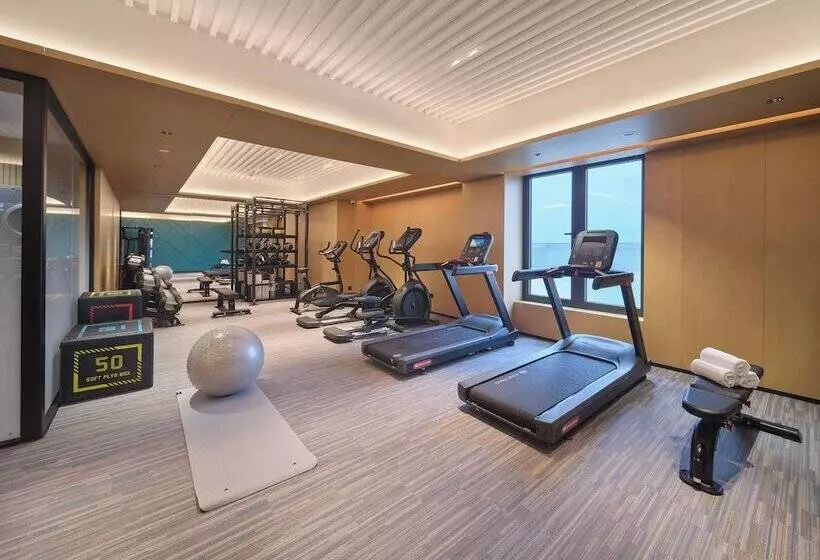 Hotelli Hilton Garden Inn Huludao Longxing Road