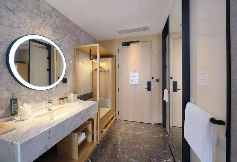 Hotelli Hilton Garden Inn Huludao Longxing Road