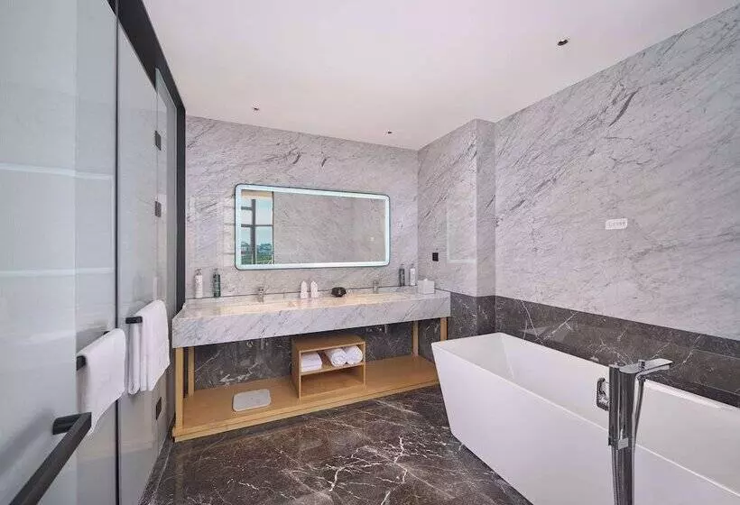 Hotelli Hilton Garden Inn Huludao Longxing Road