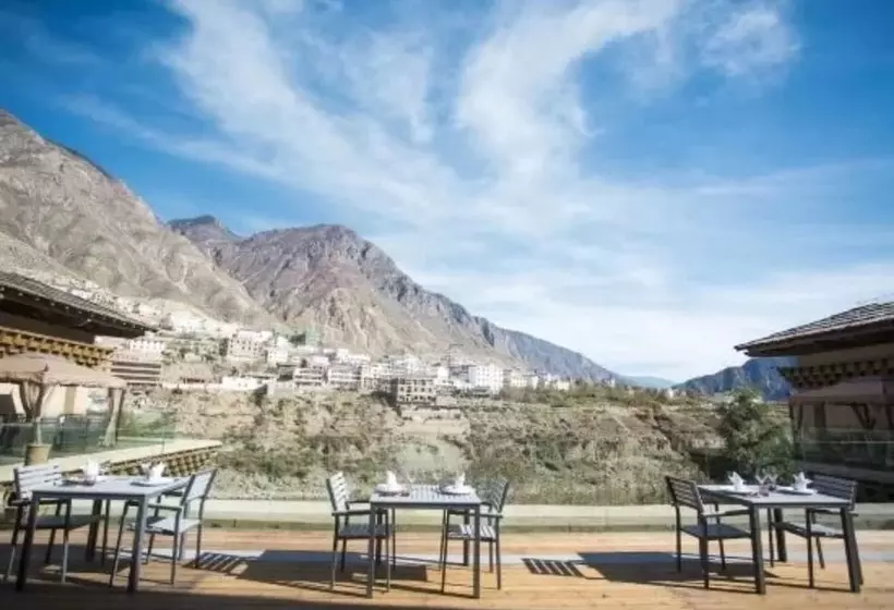 Hotelli Lux Tea Horse Road Deqin Benzilan