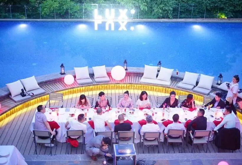 Hotelli Lux Tea Horse Road Deqin Benzilan