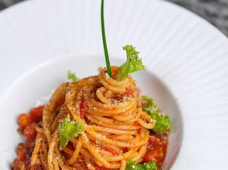 Hotelli Lux Tea Horse Road Deqin Benzilan