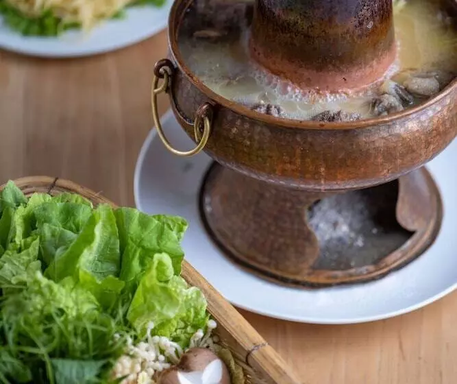 Hotelli Lux Tea Horse Road Deqin Benzilan