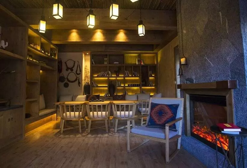 Hotelli Lux Tea Horse Road Deqin Benzilan