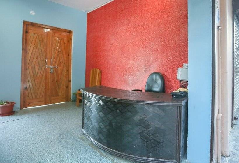 Hotelli Pine & Dine Almora