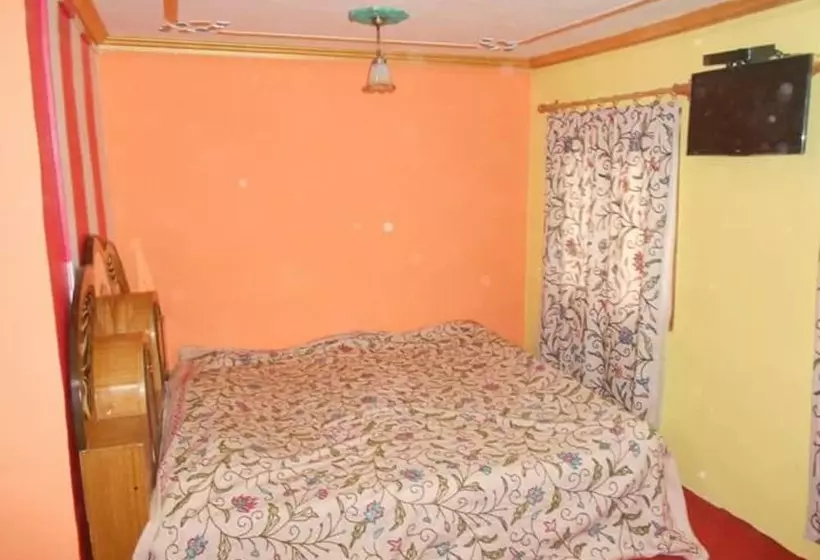 ホテル Goroomgo Rooma Srinagar