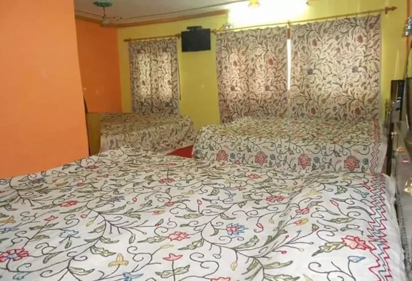 ホテル Goroomgo Rooma Srinagar