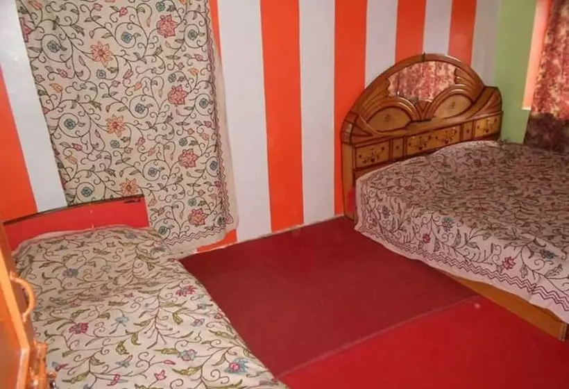 ホテル Goroomgo Rooma Srinagar