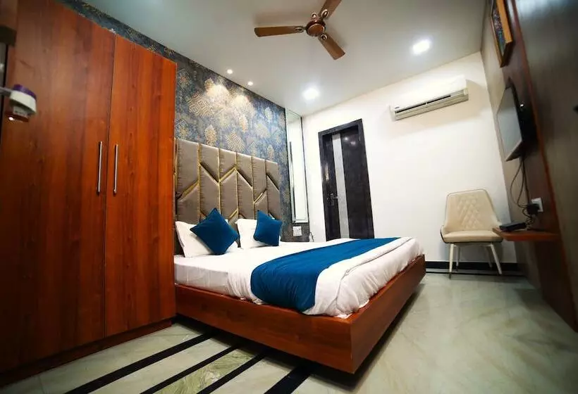 Hotelli Royal Palace