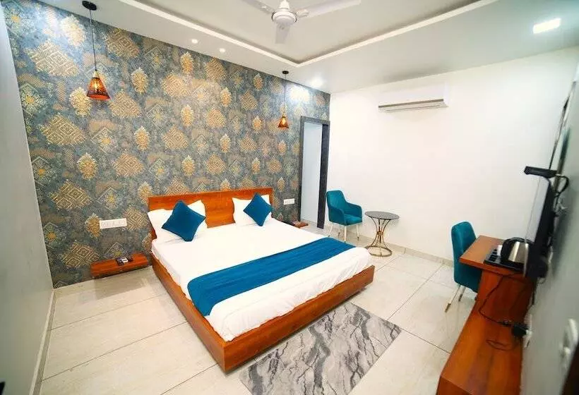 Hotelli Royal Palace