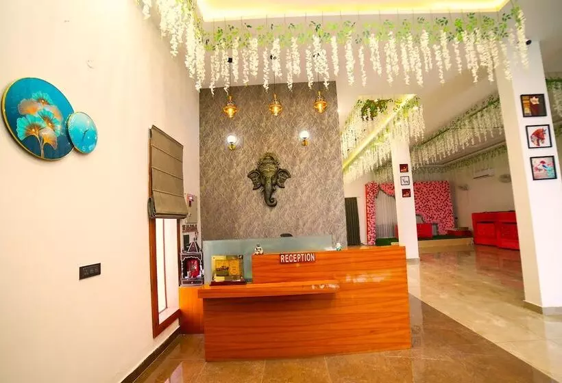 Hotelli Royal Palace