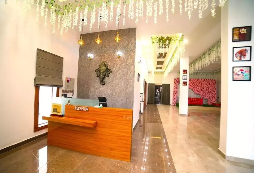 Hotelli Royal Palace