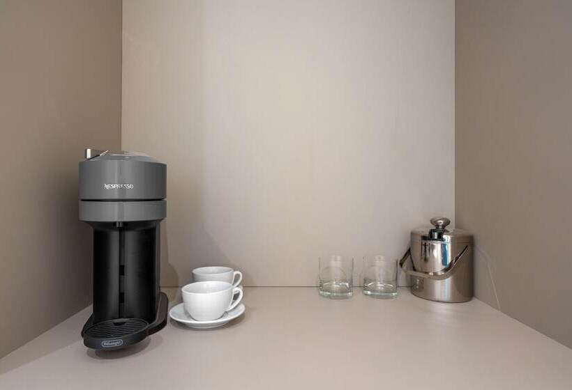 هتل The Weekender By Otium