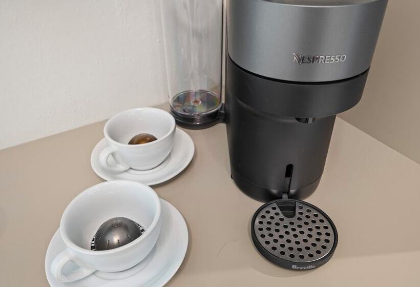 هتل The Weekender By Otium