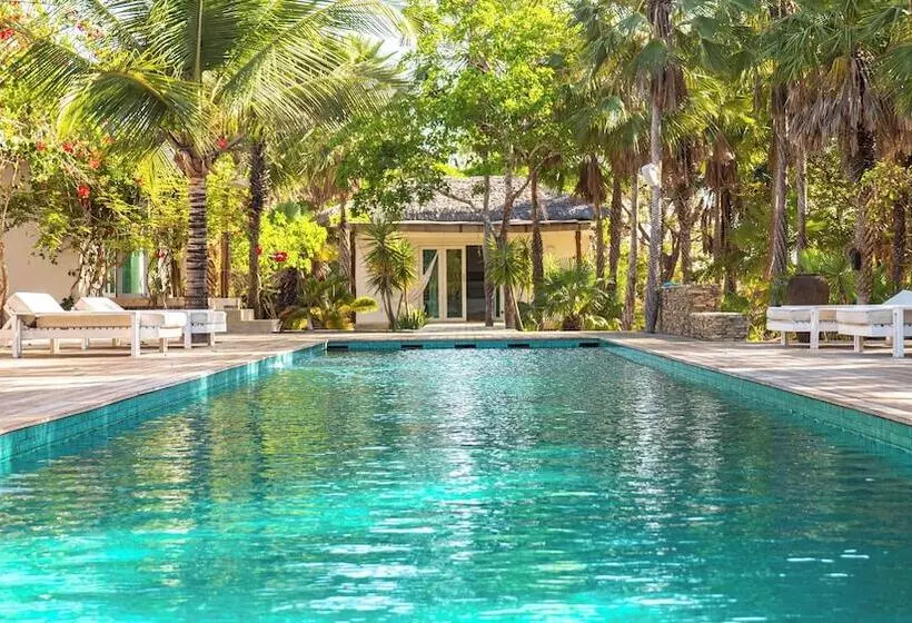 Hotelli Villa Paz La Villa Group