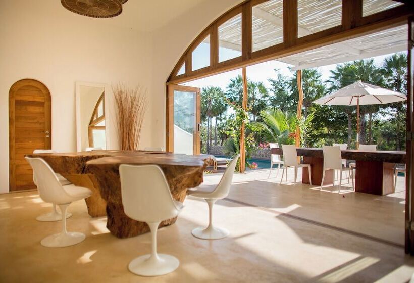 ホテル Villa Paz La Villa Group