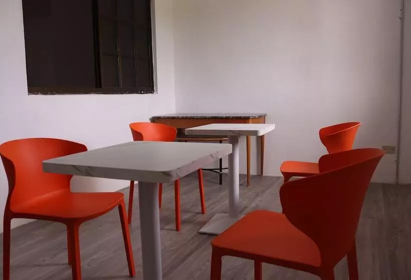 Lucky Home Hotel And Apartment